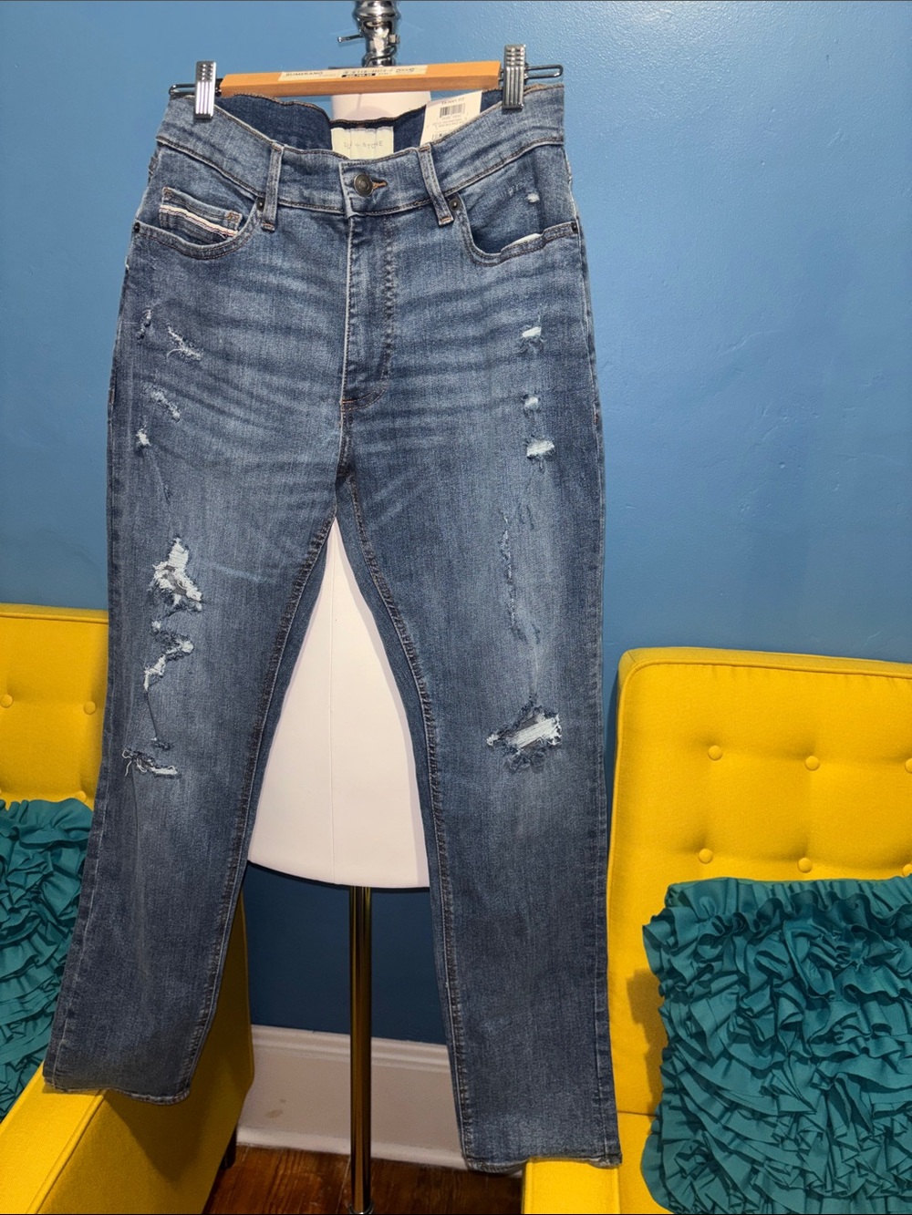 Women's Distressed Skinny Jeans - Medium Blue